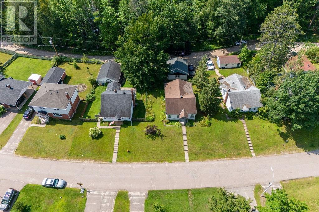 11 Wolfe Avenue, Deep River, Ontario  K0J 1P0 - Photo 28 - 1407339