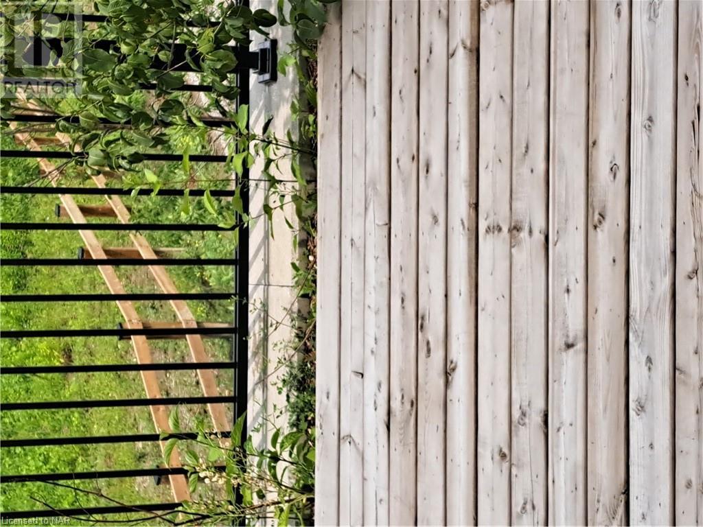 1670 Pleasure Valley Path, Oshawa, Ontario  L1G 0E3 - Photo 9 - 40631883