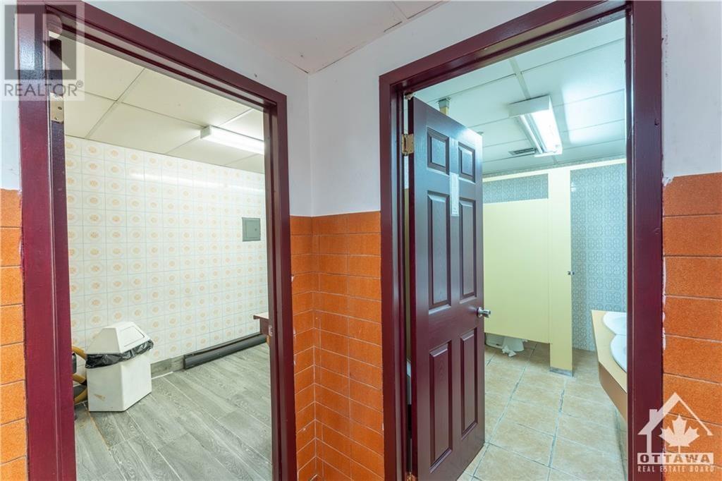 1690 Montreal RoadOttawa, Ontario  K1J 6N5 - Photo 27 - X9517013