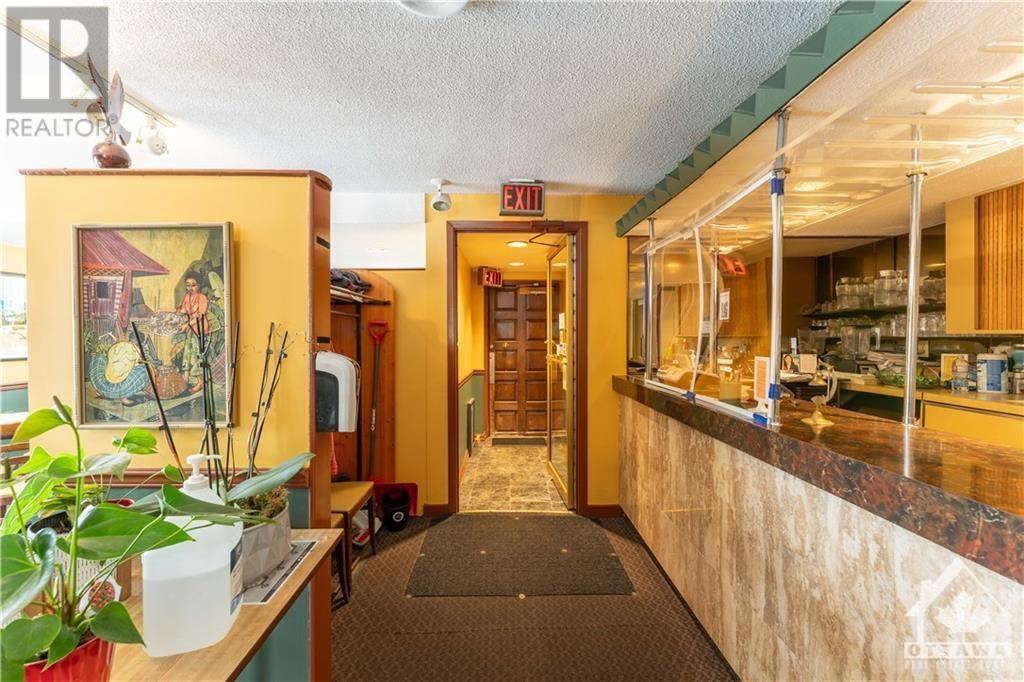 1690 Montreal RoadOttawa, Ontario  K1J 6N5 - Photo 6 - X9517013