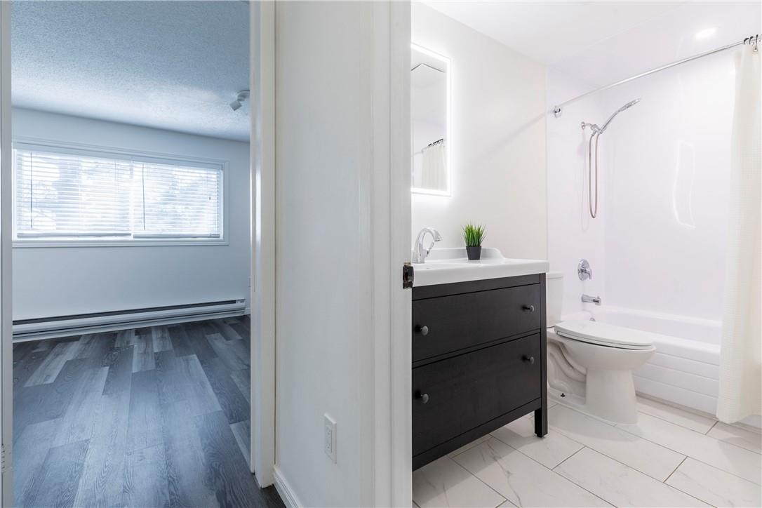 1967 Main Street W, Unit #9, Hamilton, Ontario  L8S 4P4 - Photo 28 - H4203133