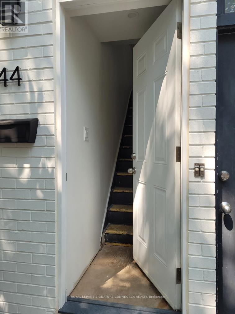 2nd Flr - 232 Christie Street, Toronto, Ontario  M6G 3B8 - Photo 2 - C9258166