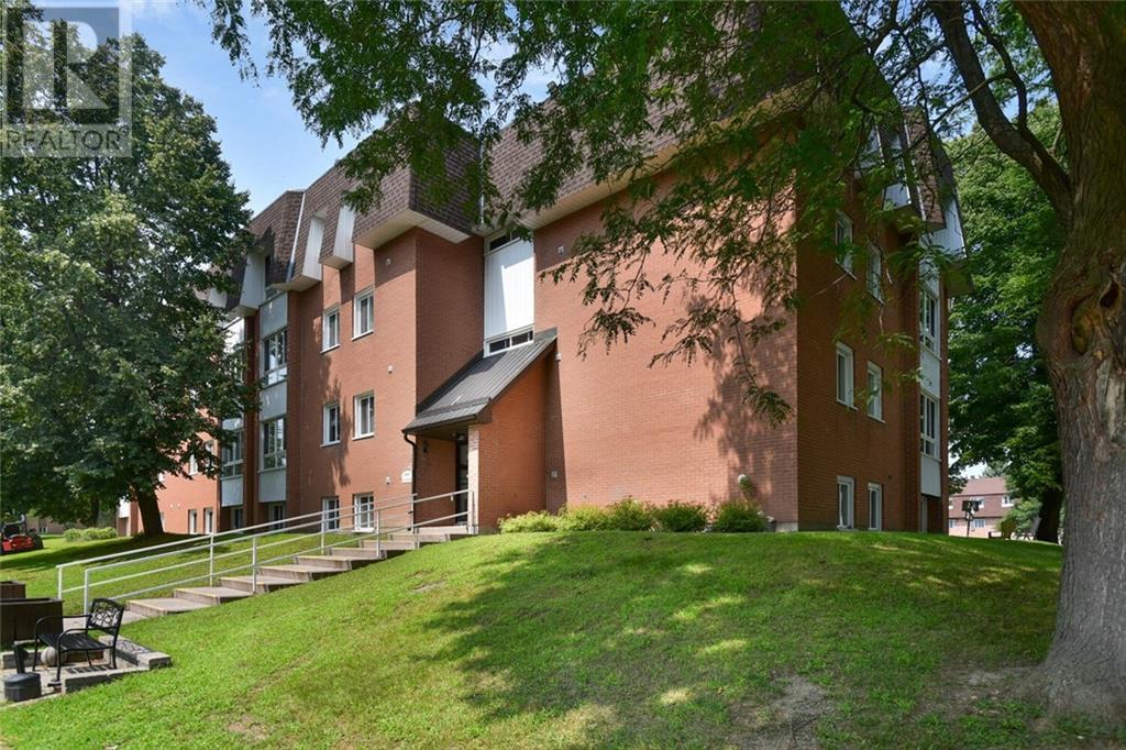 810 KYLE COURT UNIT#206 Brockville