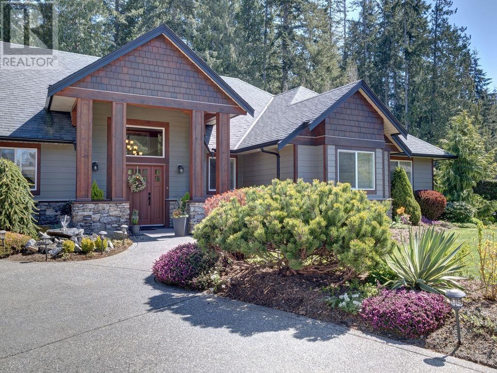 5312 STAMFORD PLACE, Sechelt, British Columbia