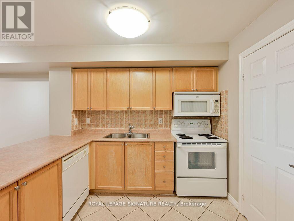 2501 - 3880 Duke Of York Boulevard, Mississauga (City Centre), Ontario  L5B 4M7 - Photo 12 - W9258501