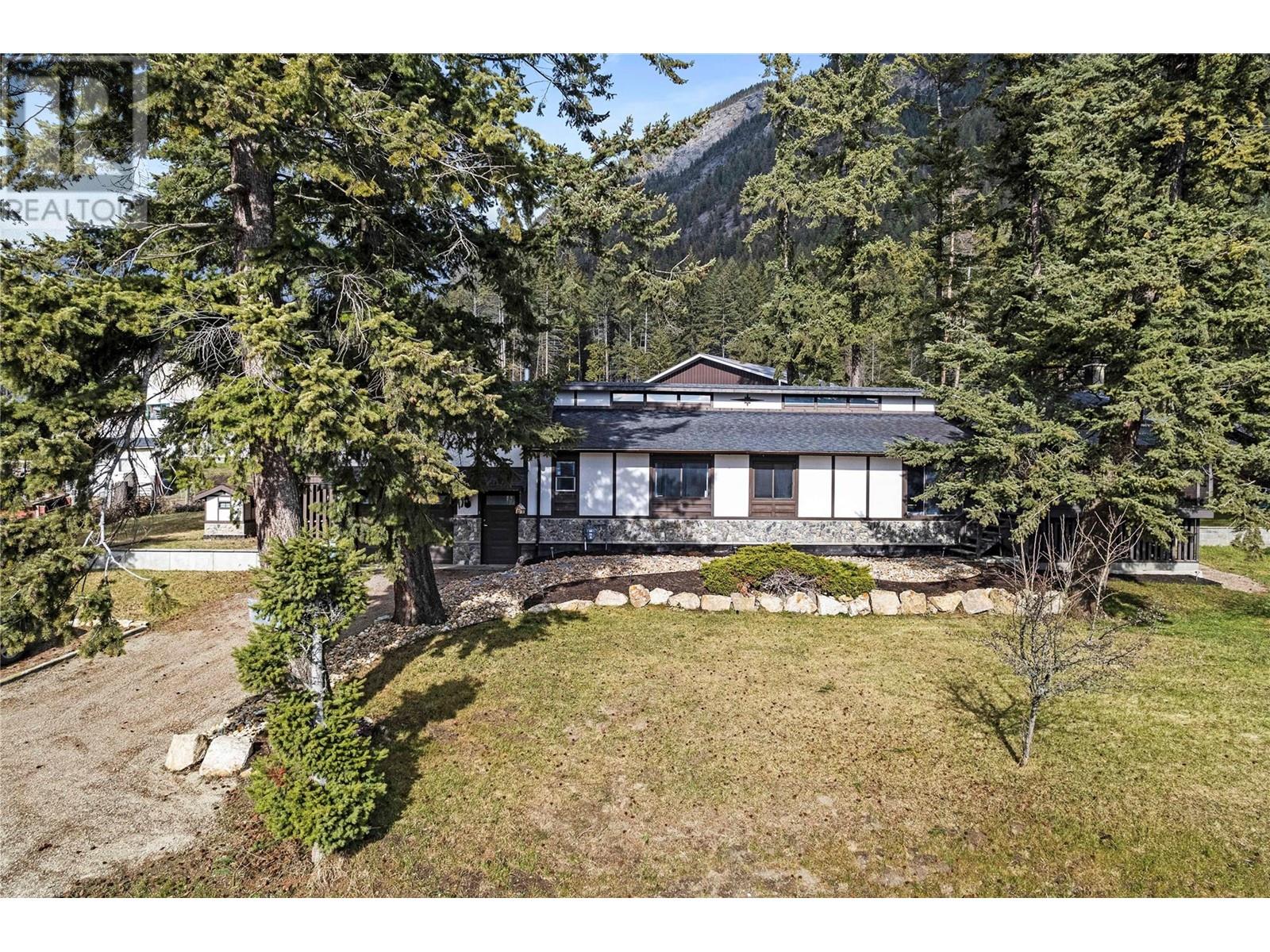 3819 Turner Road, Tappen, British Columbia  V0E 2X1 - Photo 5 - 10305177