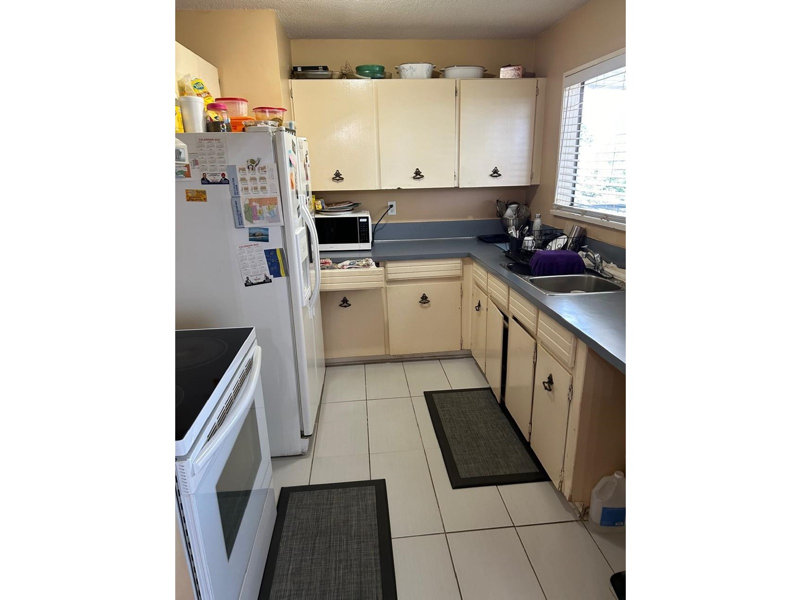 Property at 11380 140 STREET image 5
