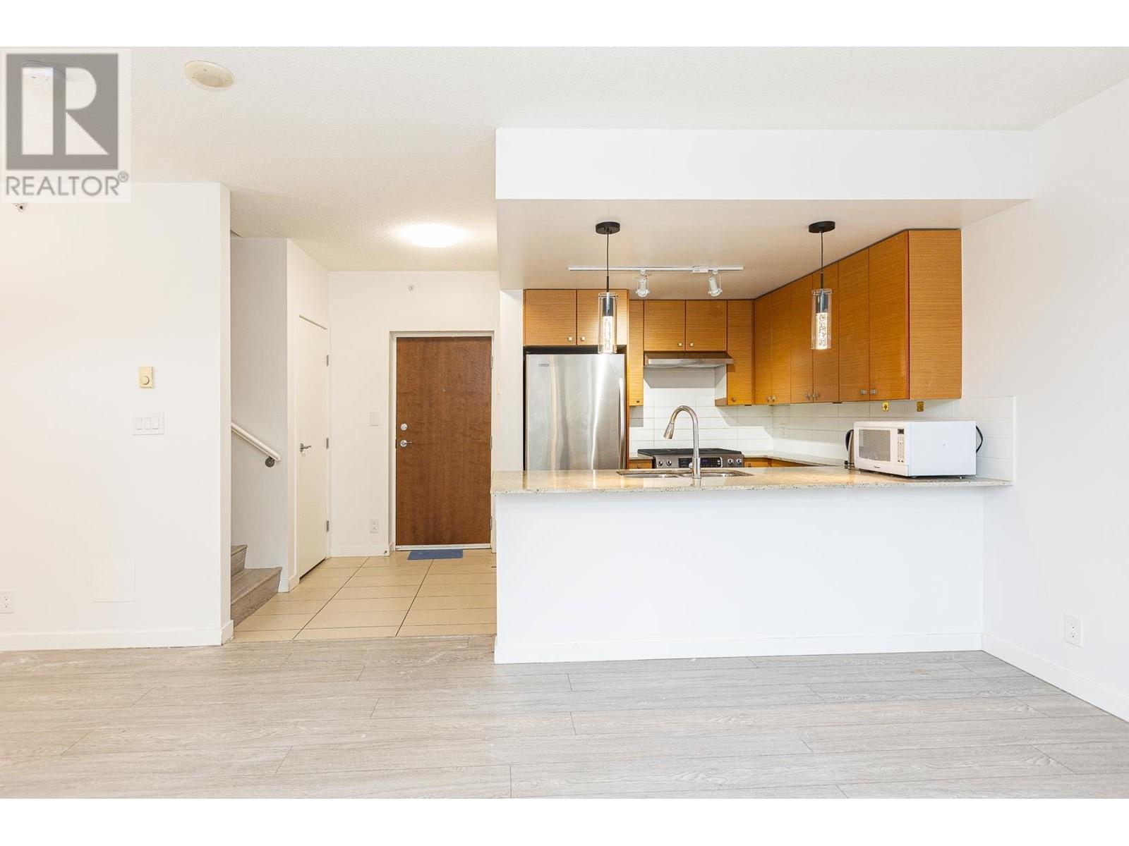 Listing Picture 31 of 40 : 4 7360 ELMBRIDGE WAY, Richmond / 烈治文 - 魯藝地產 Yvonne Lu Group - MLS Medallion Club Member