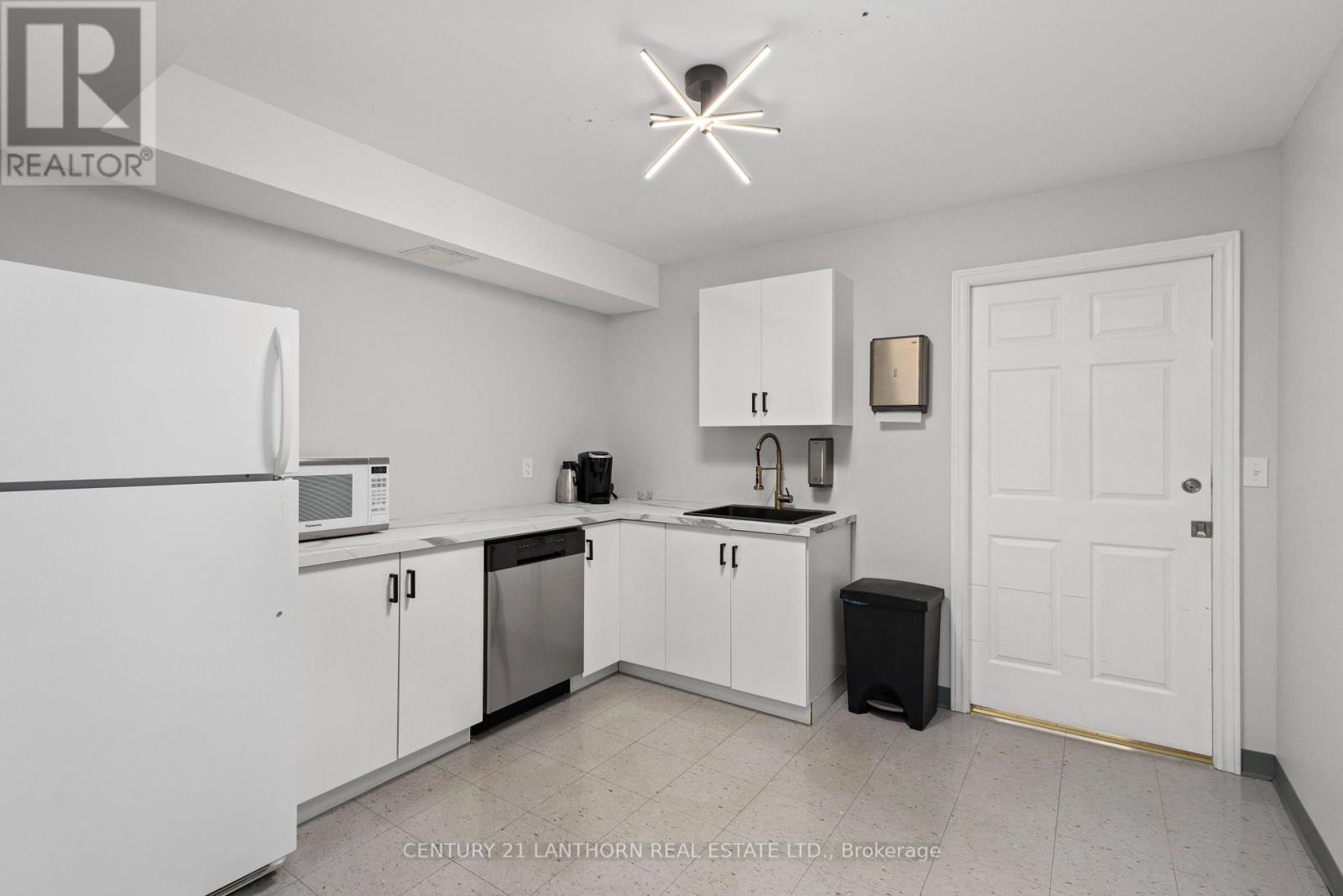 205 - 35 Bridge Street, Prince Edward County, Ontario  K0K 2T0 - Photo 4 - X9258839