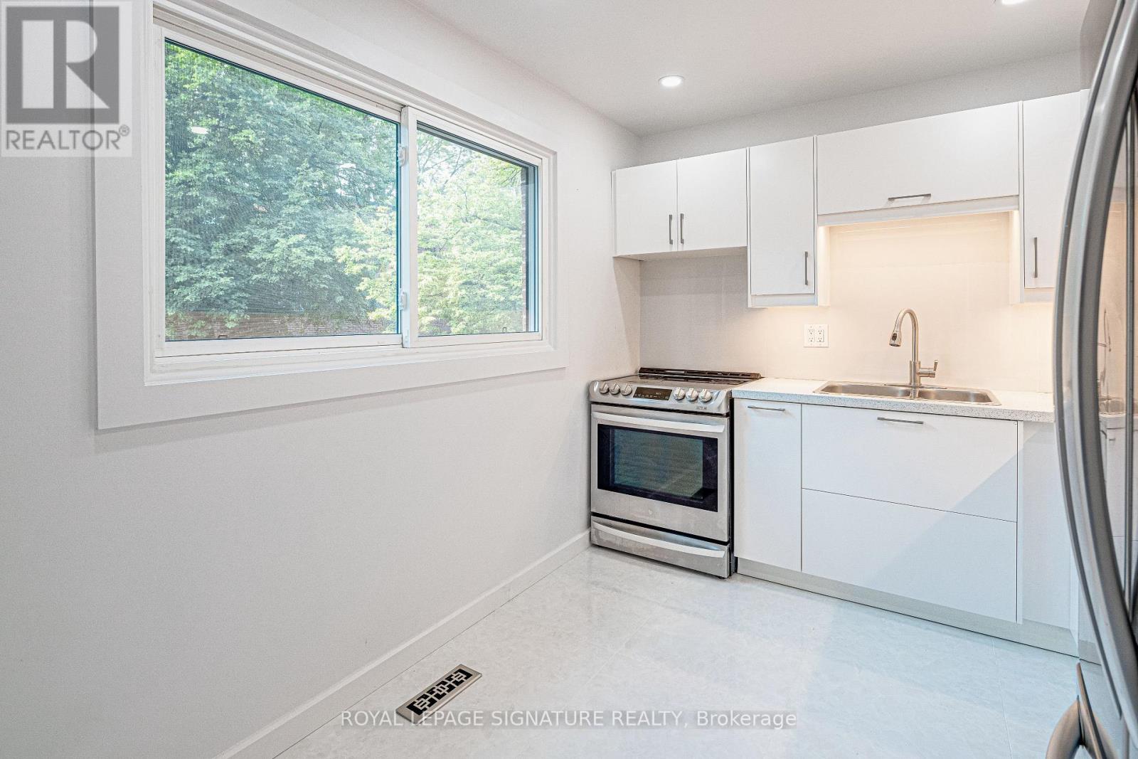 92 - 82 Song Meadoway, Toronto (Hillcrest Village), Ontario  M2H 2T7 - Photo 8 - C9258885