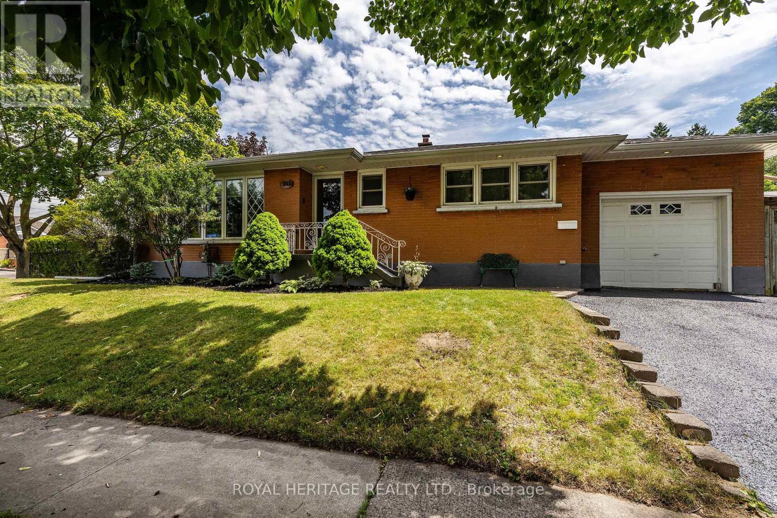 351 Baldwin Street, Oshawa (Donevan), Ontario  L1H 6H7 - Photo 1 - E9258939