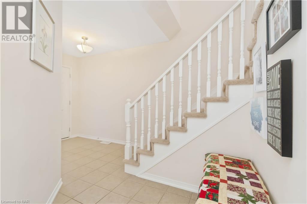 6604 Mary Drive Drive, Niagara Falls, Ontario  L2H 0B5 - Photo 4 - 40632018