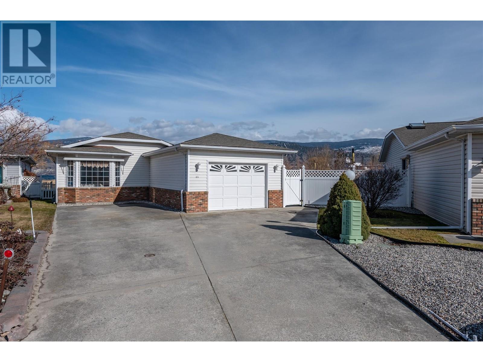 Property at 45 Kingfisher Drive image 2