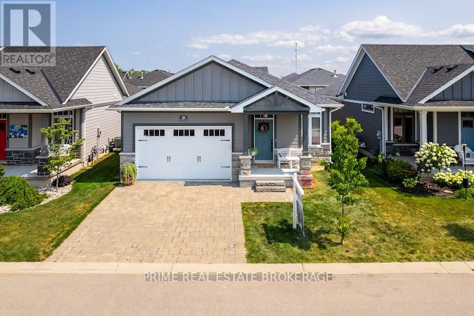 9 SUNRISE LANE, lambton shores (grand bend), Ontario