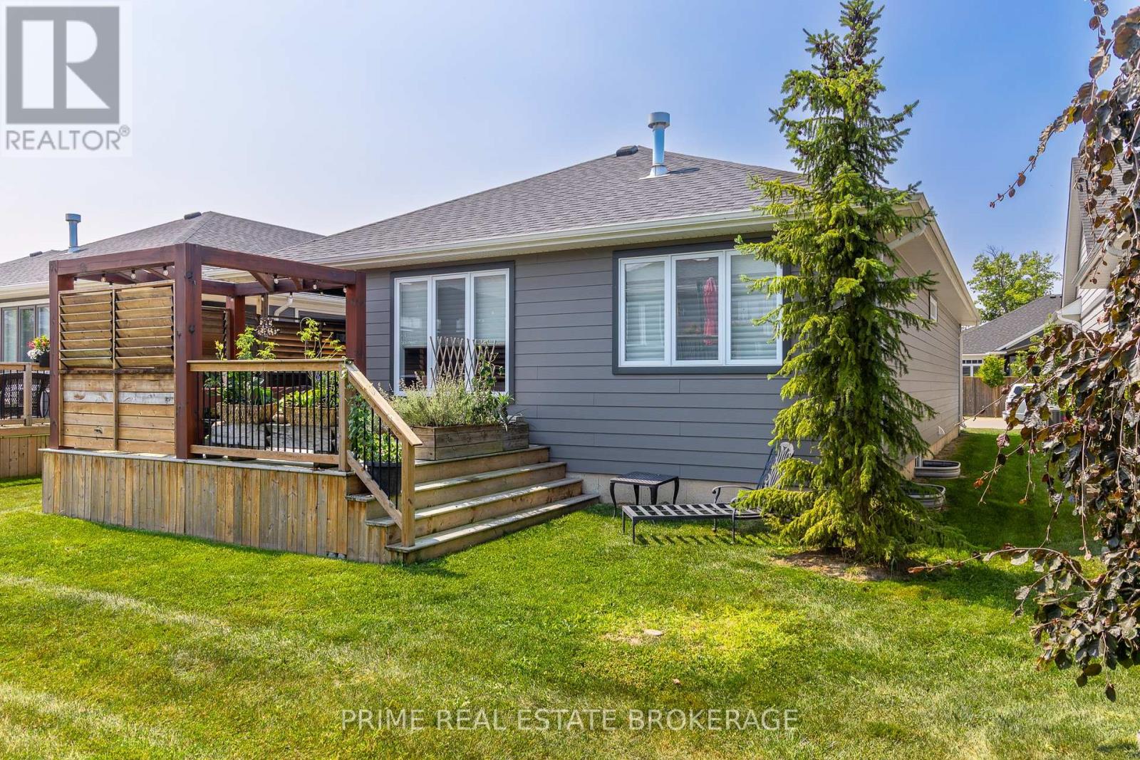 9 Sunrise Lane, Lambton Shores (Grand Bend), Ontario  N0M 1T0 - Photo 31 - X9033753