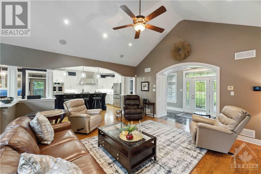 5888 LONGHEARTH WAY Manotick