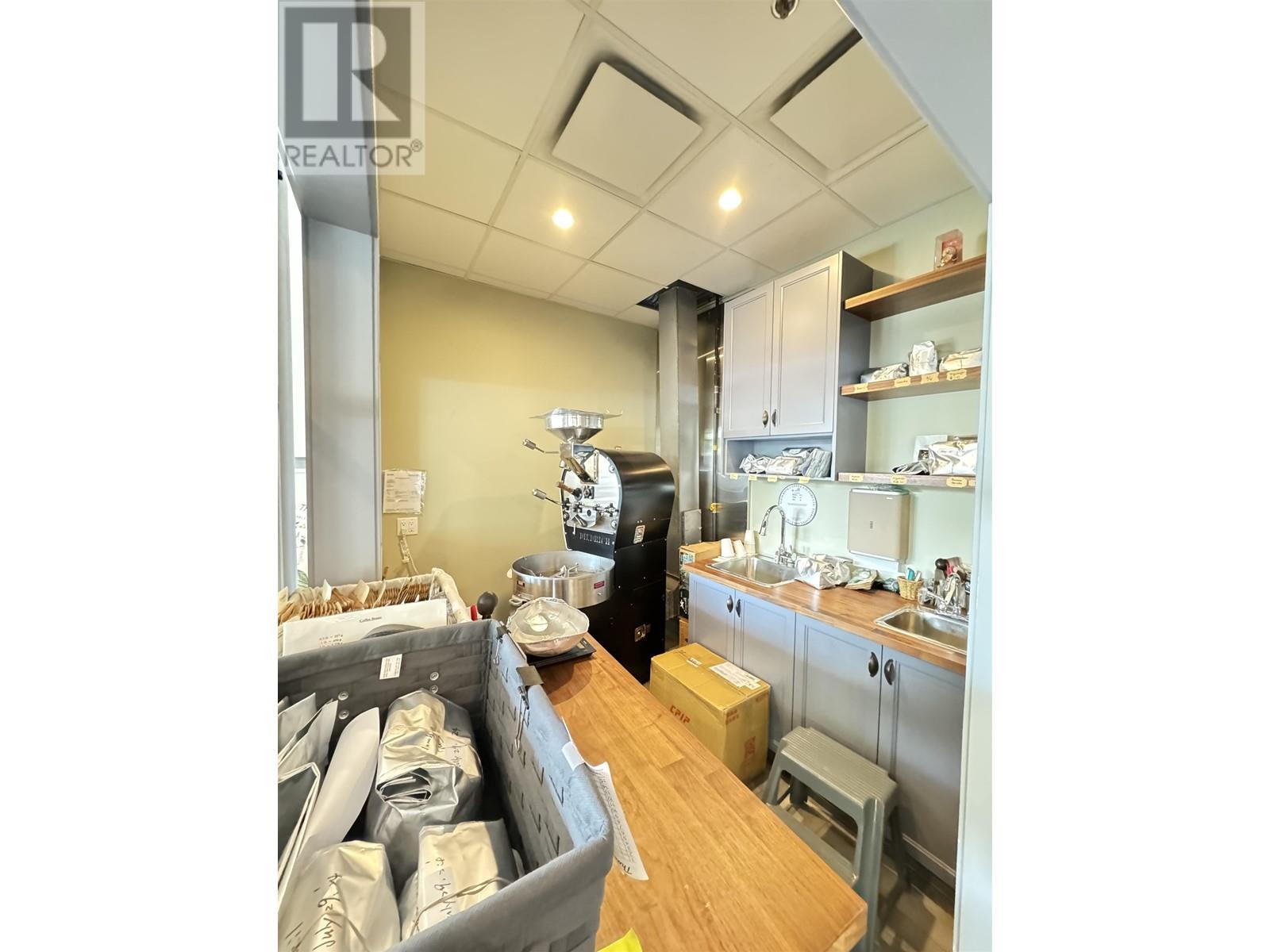 1010 8300 Capstan Way, Richmond, British Columbia  V0V 0V0 - Photo 4 - C8062224
