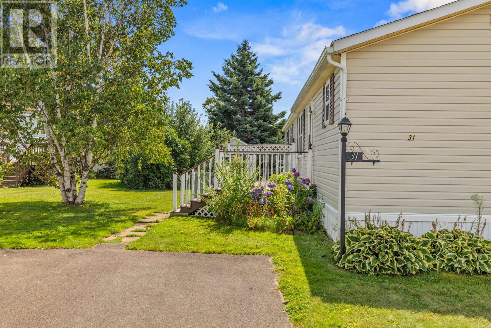 31 Cameron Avenue, Summerside, Prince Edward Island  C1N 6P5 - Photo 3 - 202419587