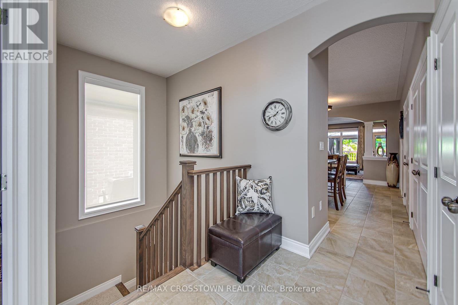 30 Gwendolyn Street, Barrie (Painswick South), Ontario  L4N 6Z3 - Photo 4 - S9259499