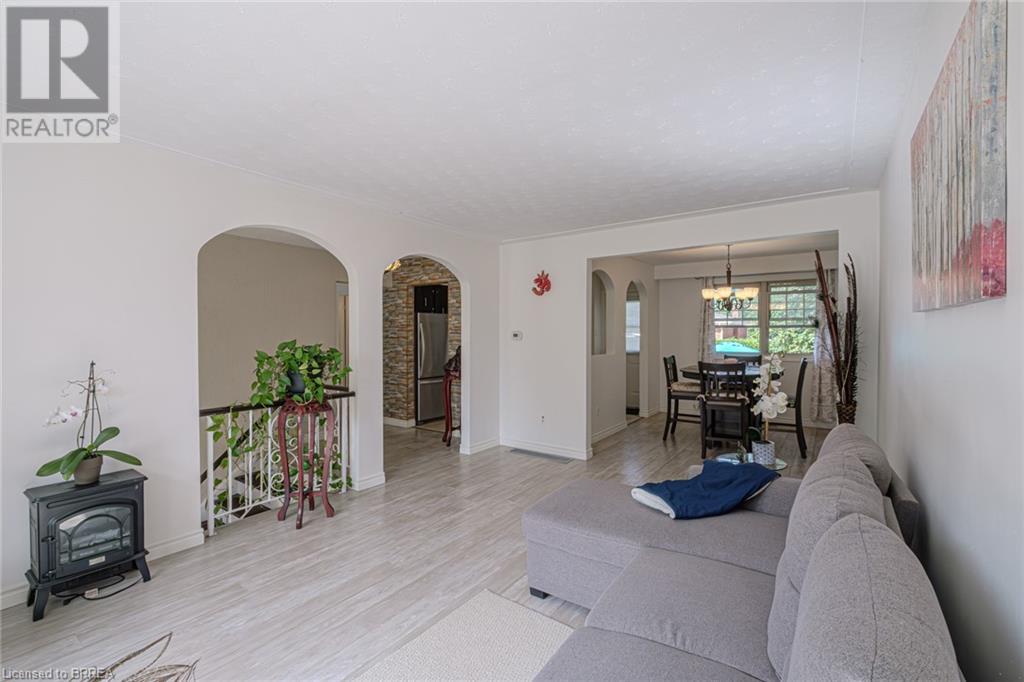 14 Melbourne Crescent, Brantford, Ontario  N3S 7G3 - Photo 8 - 40633165