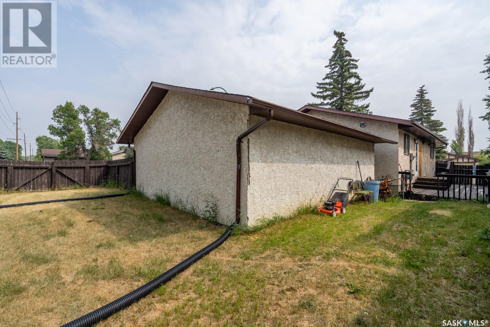 55 Thomson Avenue, Regina, Saskatchewan  S4N 6B7 - Photo 28 - SK981010