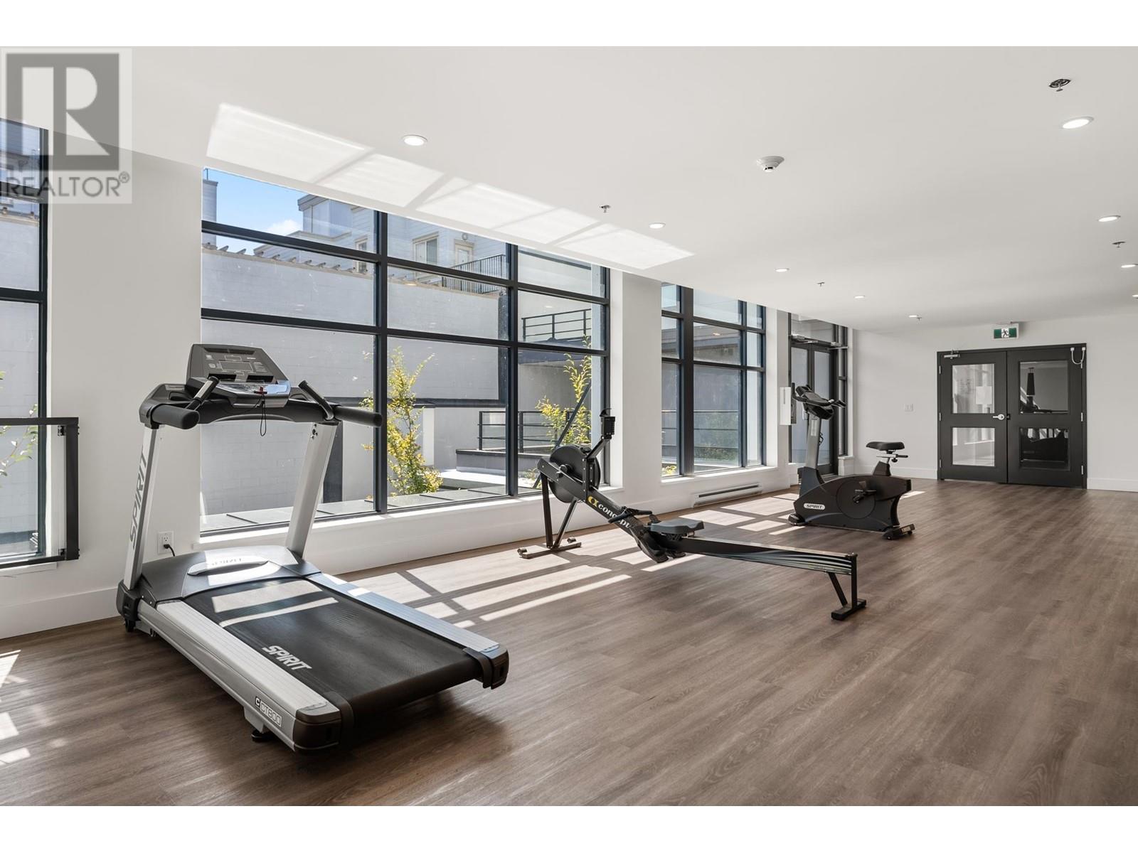 Listing Picture 26 of 37 : 405 13040 NO. 2 ROAD, Richmond / 烈治文 - 魯藝地產 Yvonne Lu Group - MLS Medallion Club Member