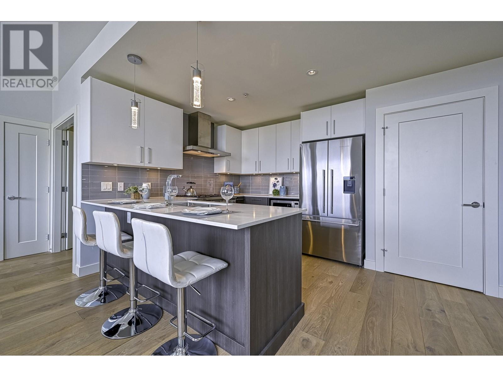 Listing Picture 7 of 37 : 405 13040 NO. 2 ROAD, Richmond / 烈治文 - 魯藝地產 Yvonne Lu Group - MLS Medallion Club Member