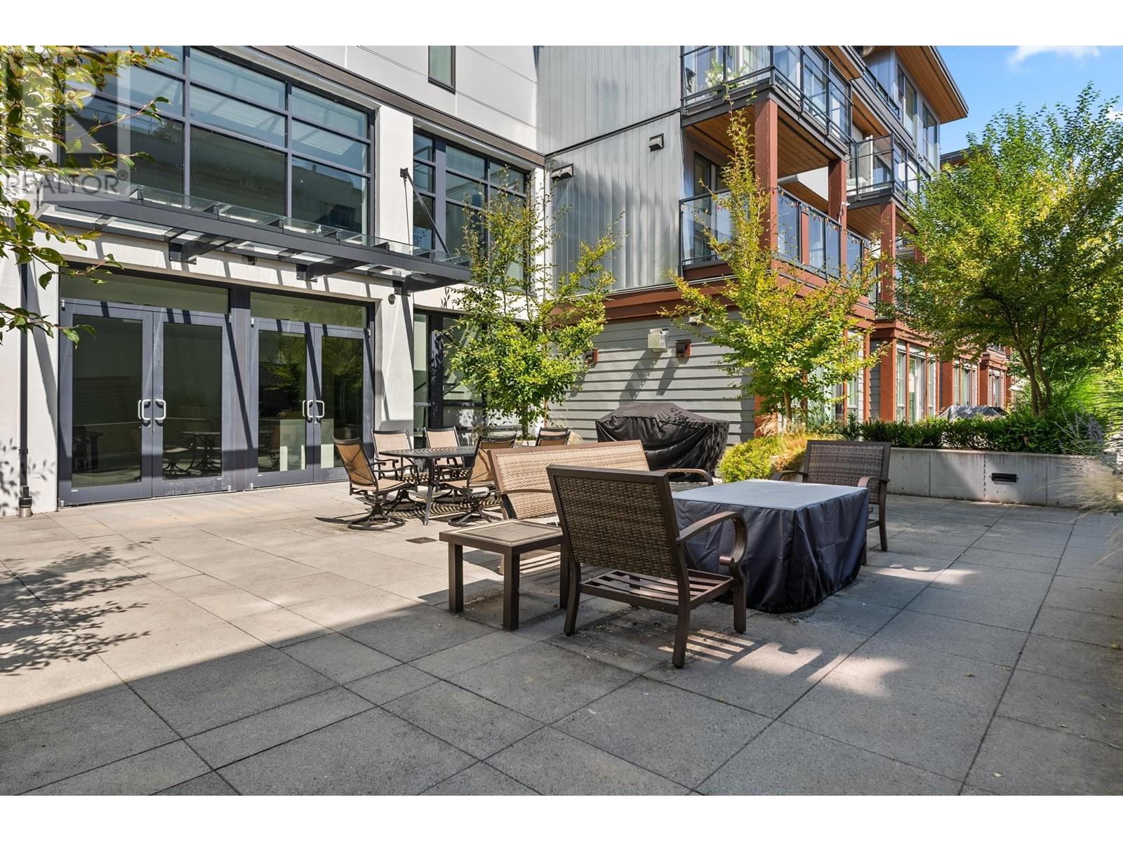 Listing Picture 33 of 37 : 405 13040 NO. 2 ROAD, Richmond / 烈治文 - 魯藝地產 Yvonne Lu Group - MLS Medallion Club Member