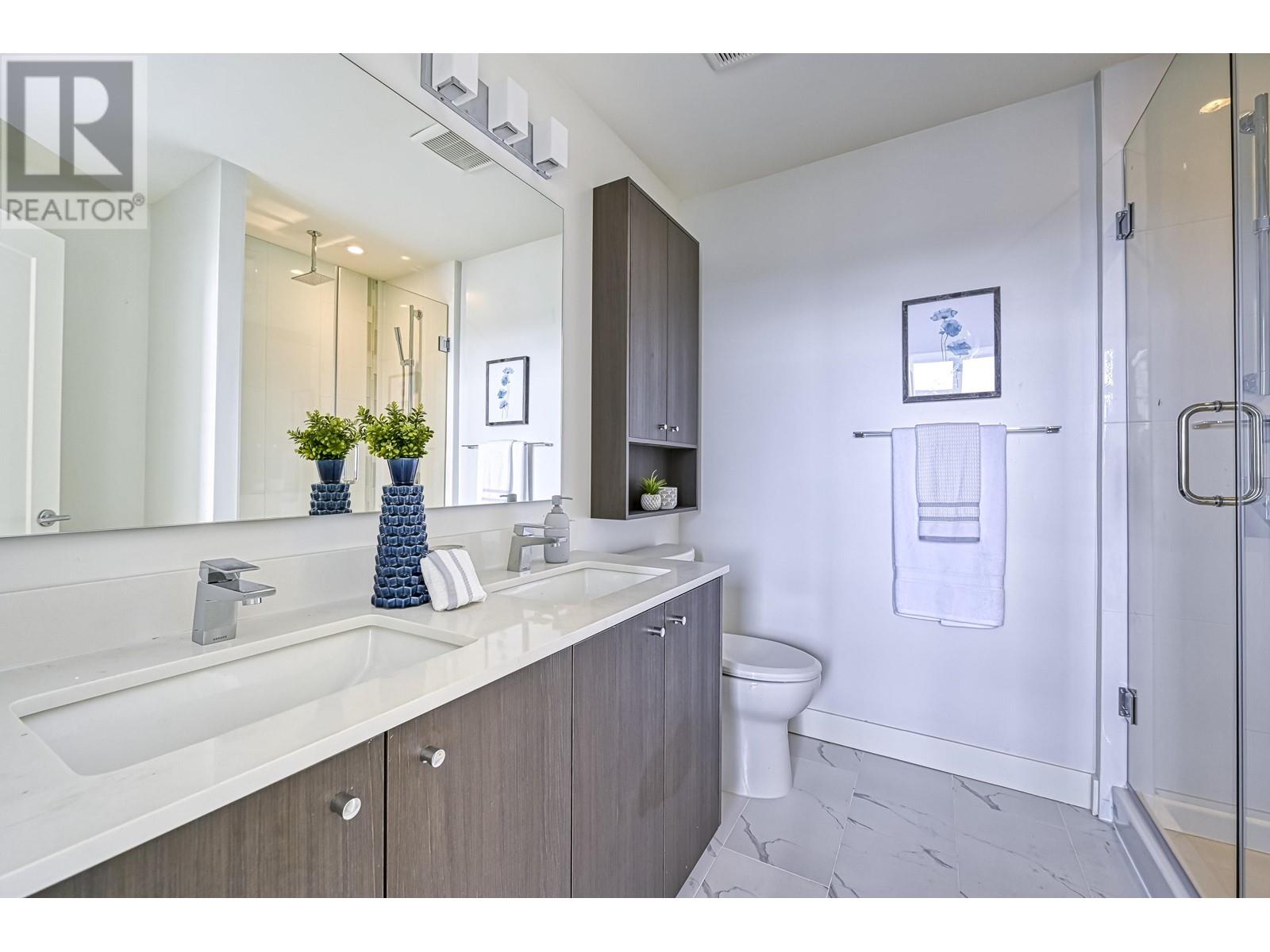 Listing Picture 13 of 37 : 405 13040 NO. 2 ROAD, Richmond / 烈治文 - 魯藝地產 Yvonne Lu Group - MLS Medallion Club Member