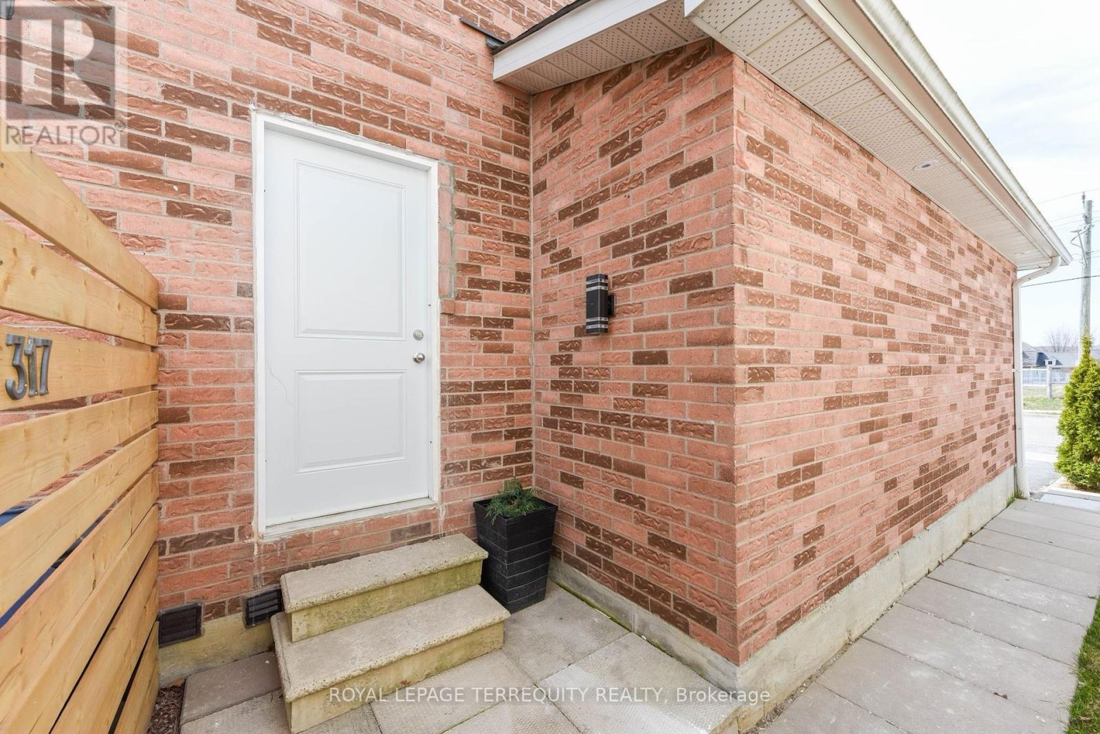 317 Old Harwood Avenue, Ajax (Central), Ontario  L1Z 1J1 - Photo 2 - E9259873