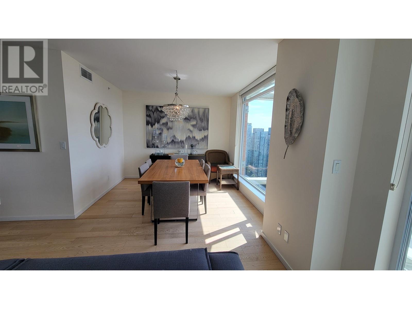 Listing Picture 8 of 14 : 3005 1351 CONTINENTAL STREET, Vancouver / 溫哥華 - 魯藝地產 Yvonne Lu Group - MLS Medallion Club Member