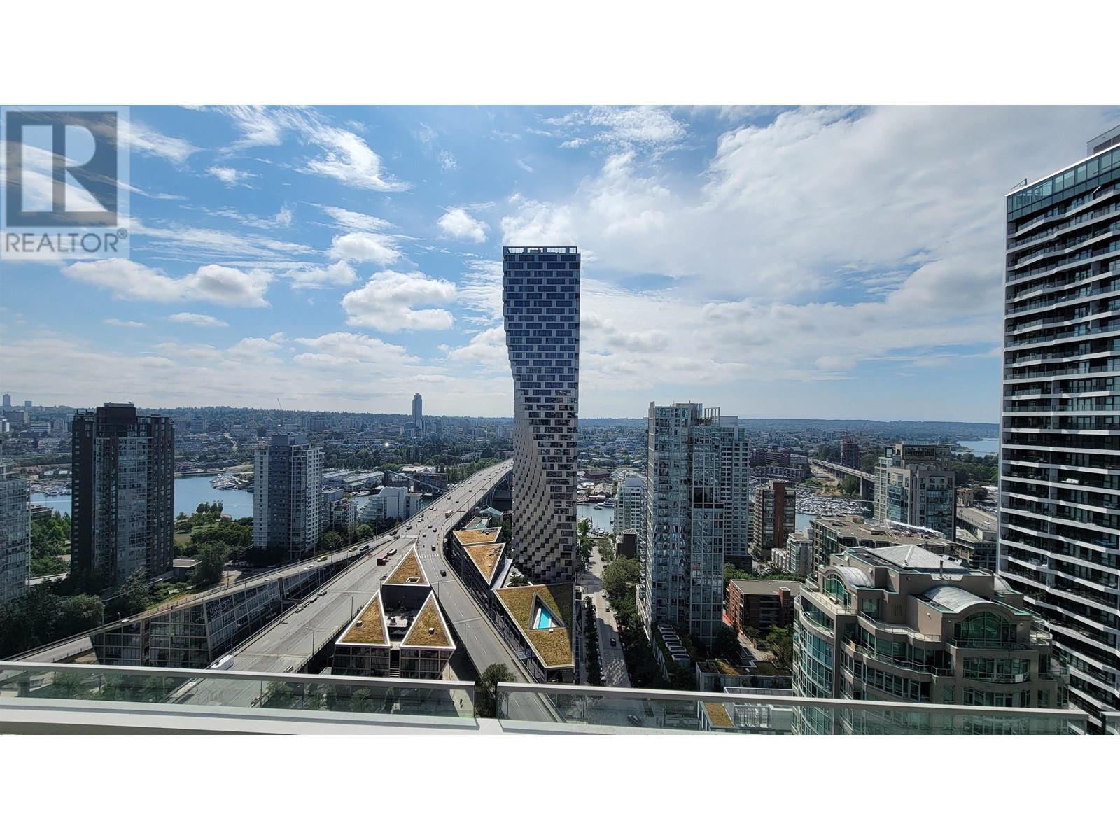 Listing Picture 2 of 14 : 3005 1351 CONTINENTAL STREET, Vancouver / 溫哥華 - 魯藝地產 Yvonne Lu Group - MLS Medallion Club Member