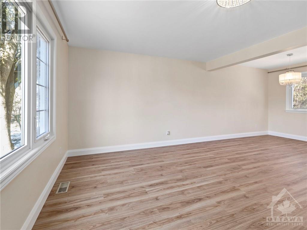 1989 Naples Avenue, Ottawa, Ontario  K1G 2B5 - Photo 5 - 1407671