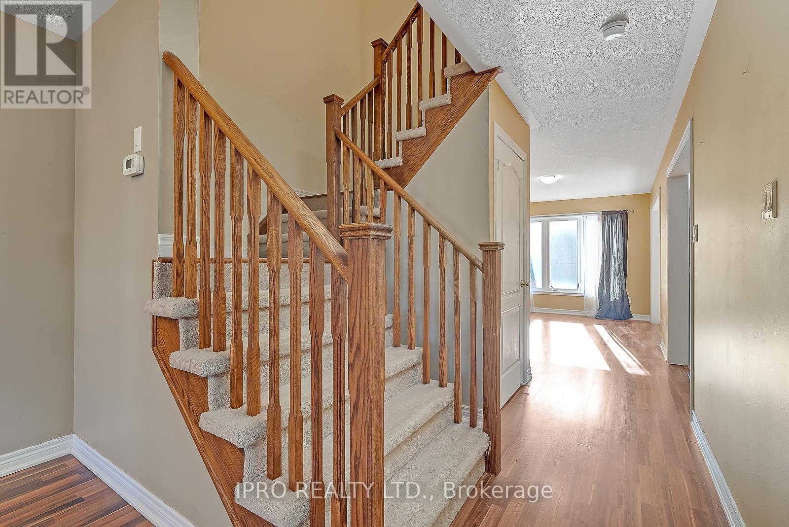 47 Bellhaven Court, Brampton (Sandringham-Wellington), Ontario  L6R 0W7 - Photo 6 - W9260214