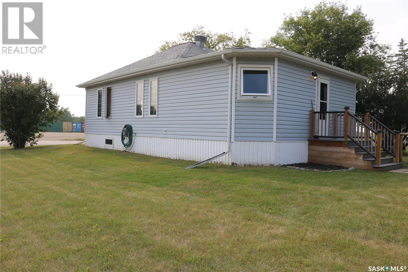 418 Railway Avenue, Rocanville, Saskatchewan  S0A 3L0 - Photo 2 - SK981035