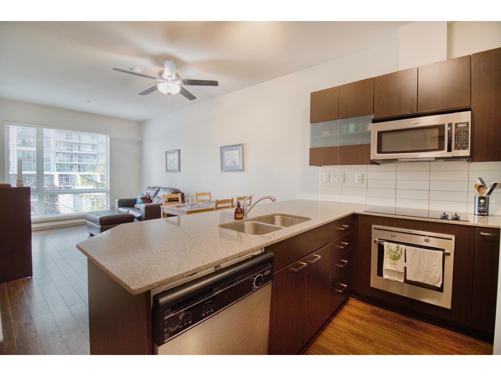 Property at 427 13321 102A AVENUE image 2