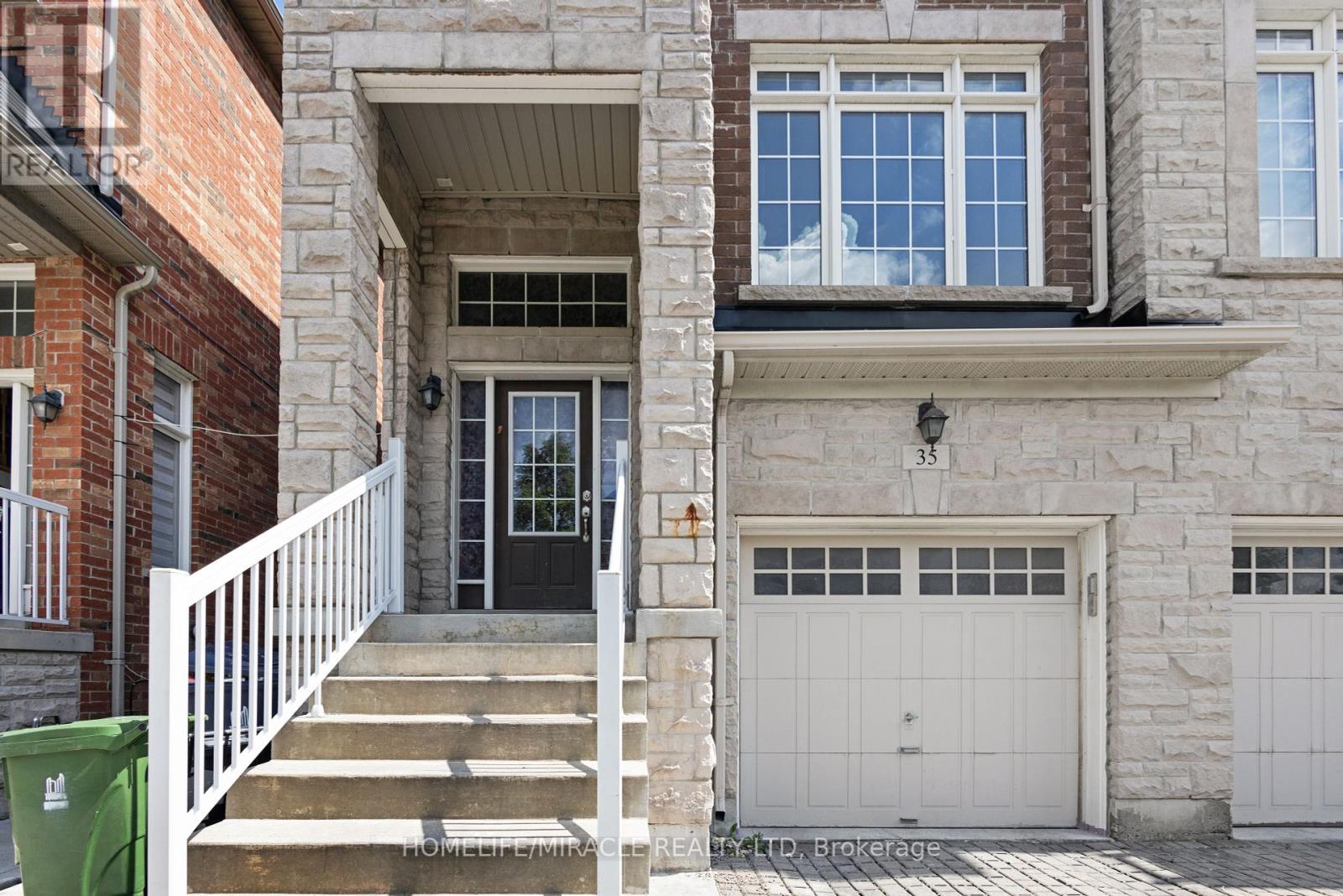 35 Harpreet Circle, Toronto (West Humber-Clairville), Ontario  M9W 0E1 - Photo 3 - W9259673