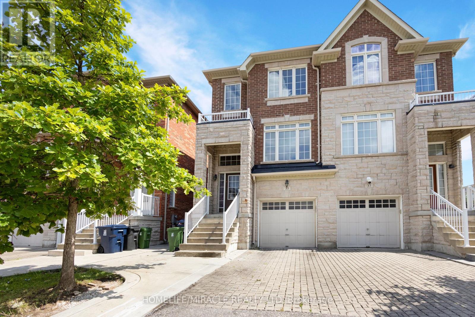 35 Harpreet Circle, Toronto (West Humber-Clairville), Ontario  M9W 0E1 - Photo 4 - W9259673