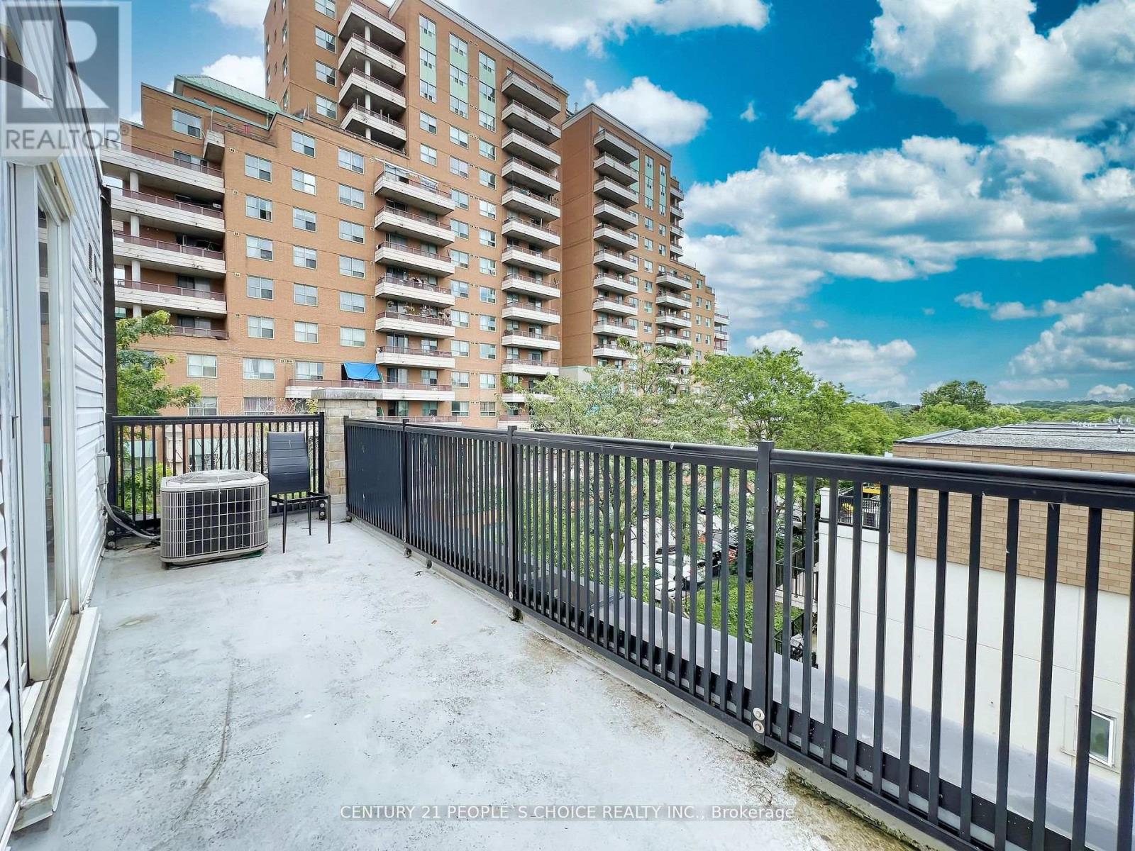 2020 - 3025 Finch Avenue W, Toronto (Humbermede), Ontario  M9M 0A2 - Photo 3 - W9260524