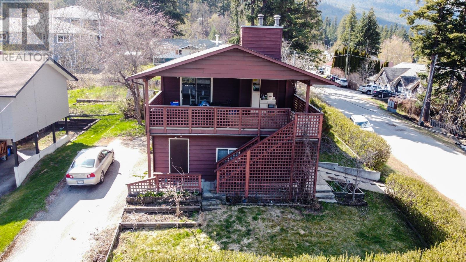 280 8 Street Se, Salmon Arm, British Columbia  V1E 4C9 - Photo 3 - 10314374