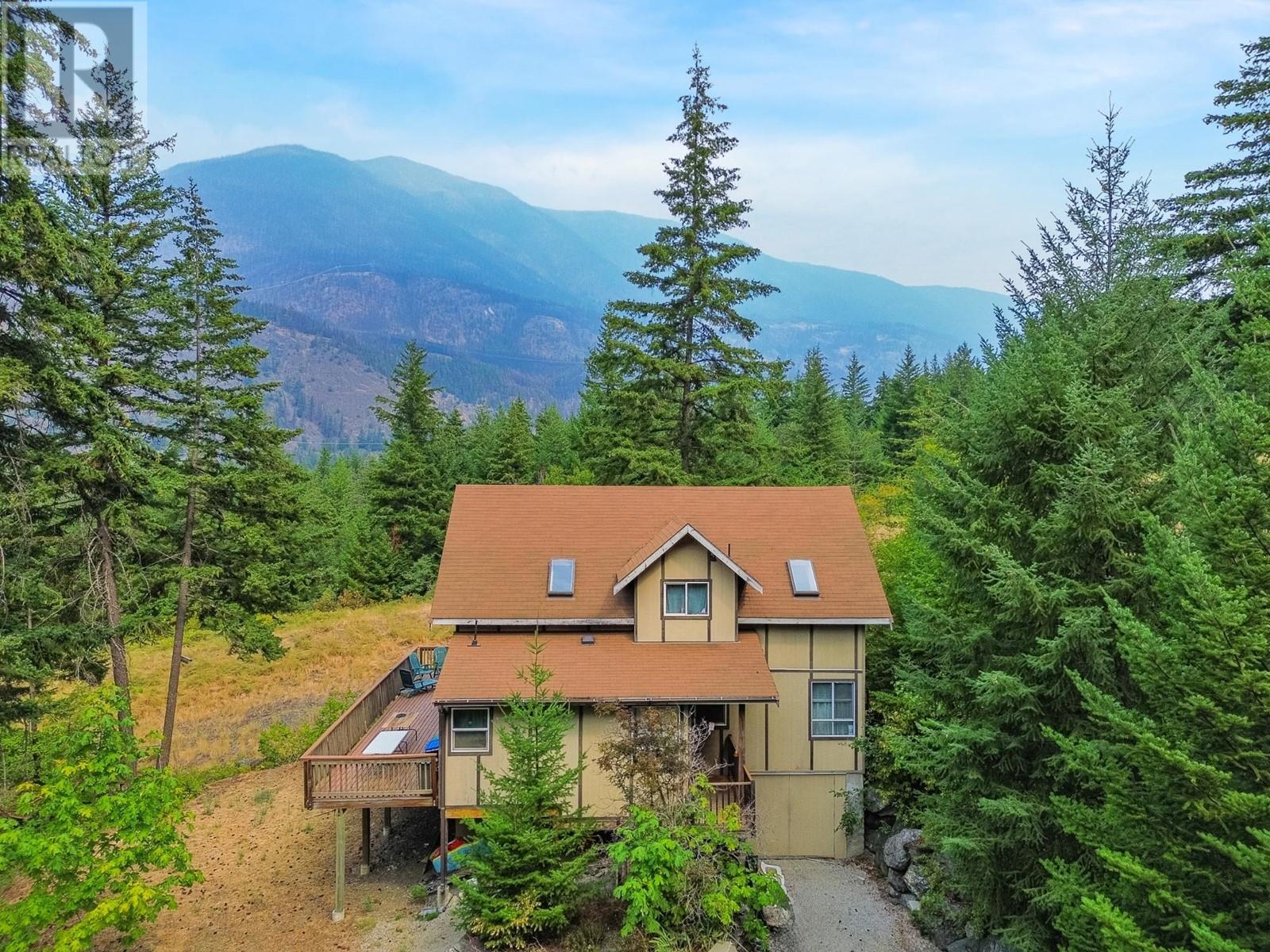 201 Cresta Rd, Lillooet, British Columbia  V0N 3B0 - Photo 2 - 180431