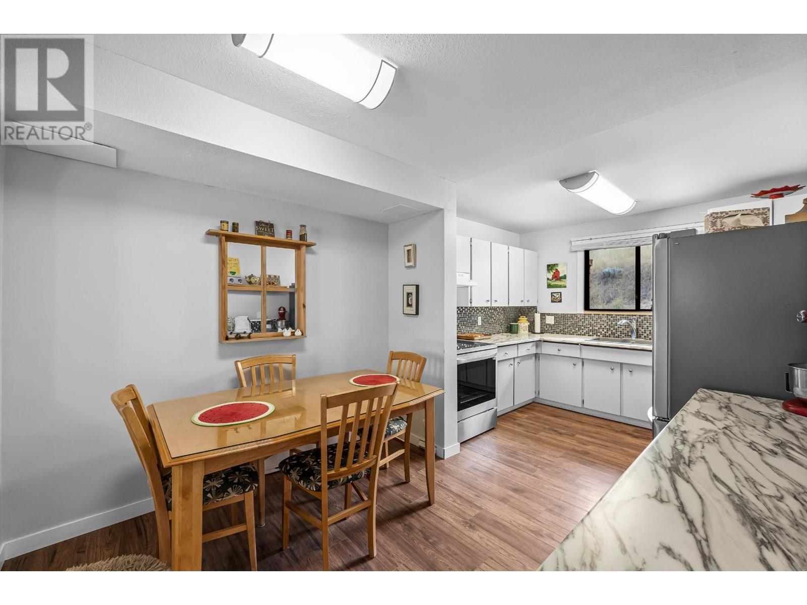 871 Mcqueen Drive, Kamloops, British Columbia  V2B 7X8 - Photo 11 - 180429