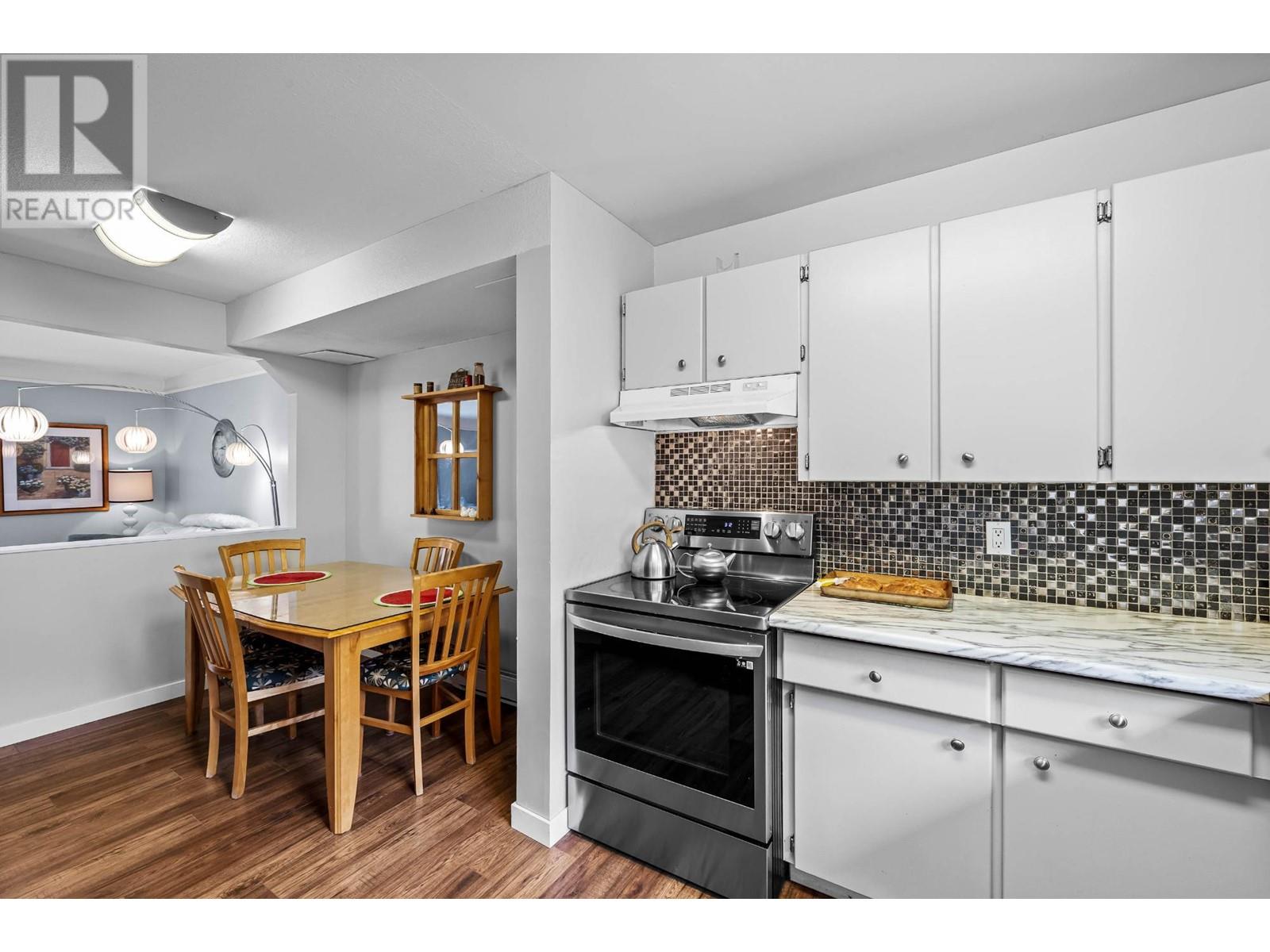 871 Mcqueen Drive, Kamloops, British Columbia  V2B 7X8 - Photo 4 - 180429