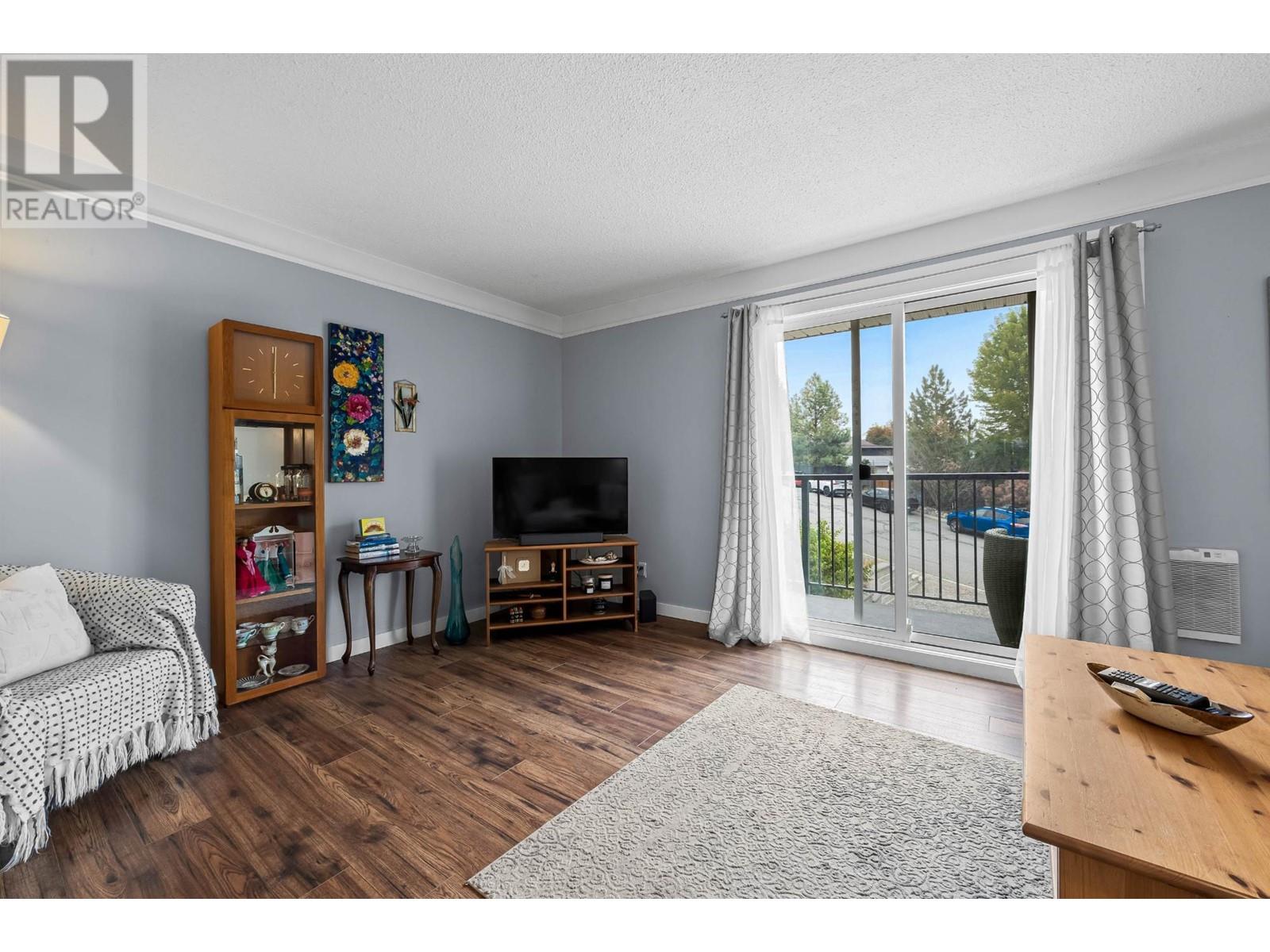 871 Mcqueen Drive, Kamloops, British Columbia  V2B 7X8 - Photo 6 - 180429