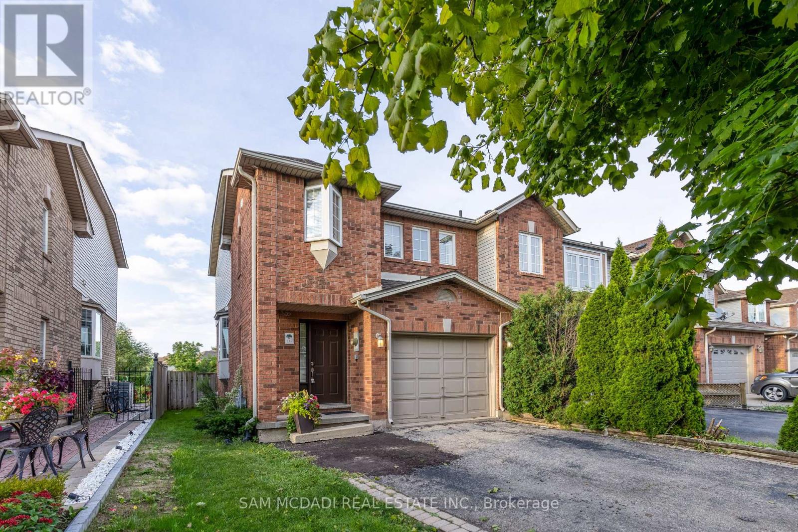 19 Foxtrot Drive, Hamilton (Stoney Creek Mountain), Ontario  L8J 3S8 - Photo 2 - X9261007