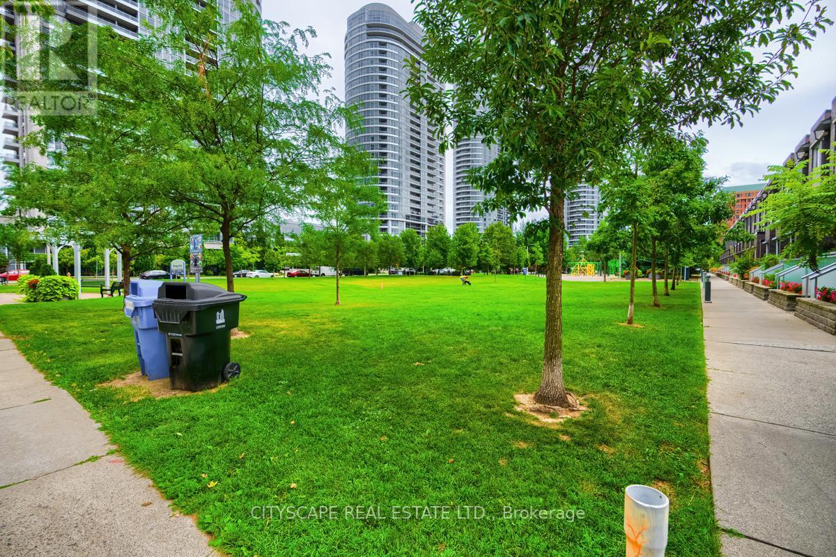 406 - 255 Village Green Square, Toronto (Agincourt South-Malvern West), Ontario  M1S 0L7 - Photo 32 - E9259767