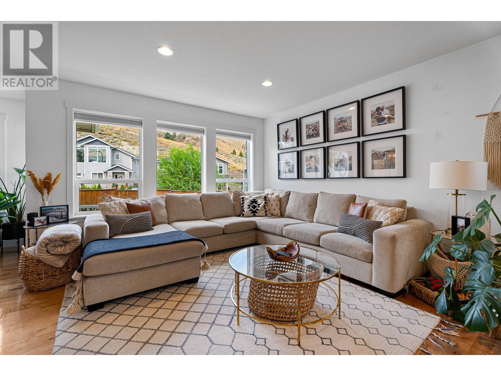 808 Woodrush Crt, Kamloops, British Columbia  V2B 0E3 - Photo 12 - 180436