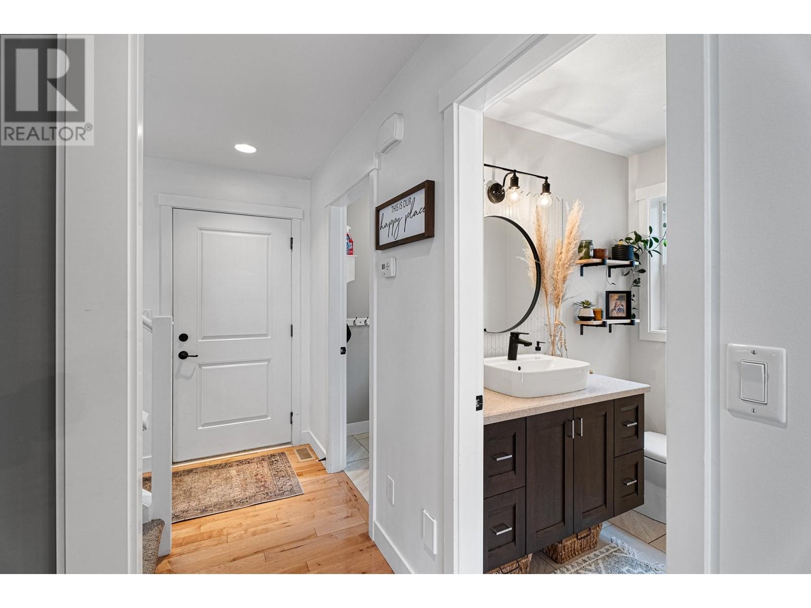 808 Woodrush Crt, Kamloops, British Columbia  V2B 0E3 - Photo 21 - 180436