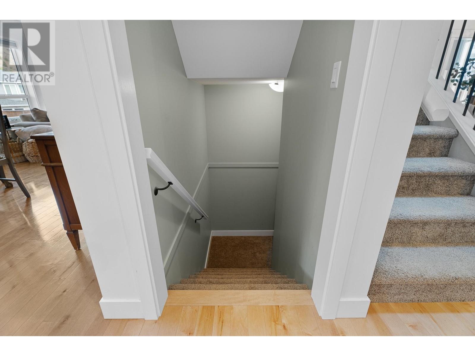 808 Woodrush Crt, Kamloops, British Columbia  V2B 0E3 - Photo 35 - 180436