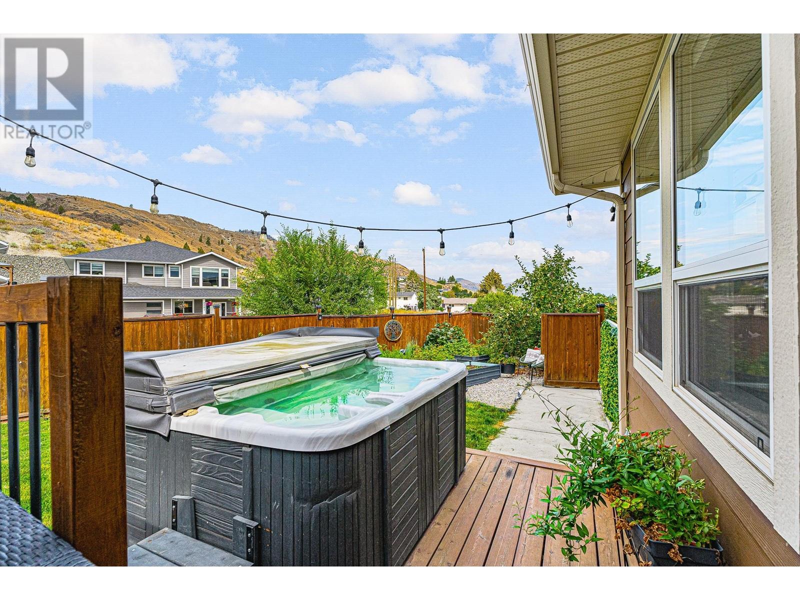 808 Woodrush Crt, Kamloops, British Columbia  V2B 0E3 - Photo 38 - 180436